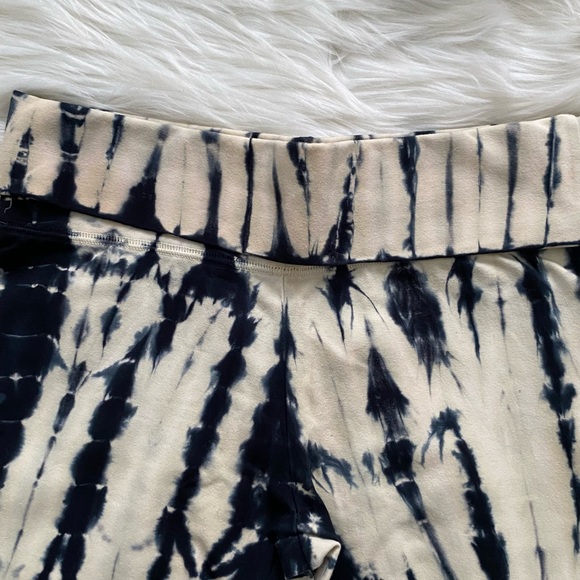 NWT Wehi Tie-Dye Leggings White/Black - Picture 3 of 5